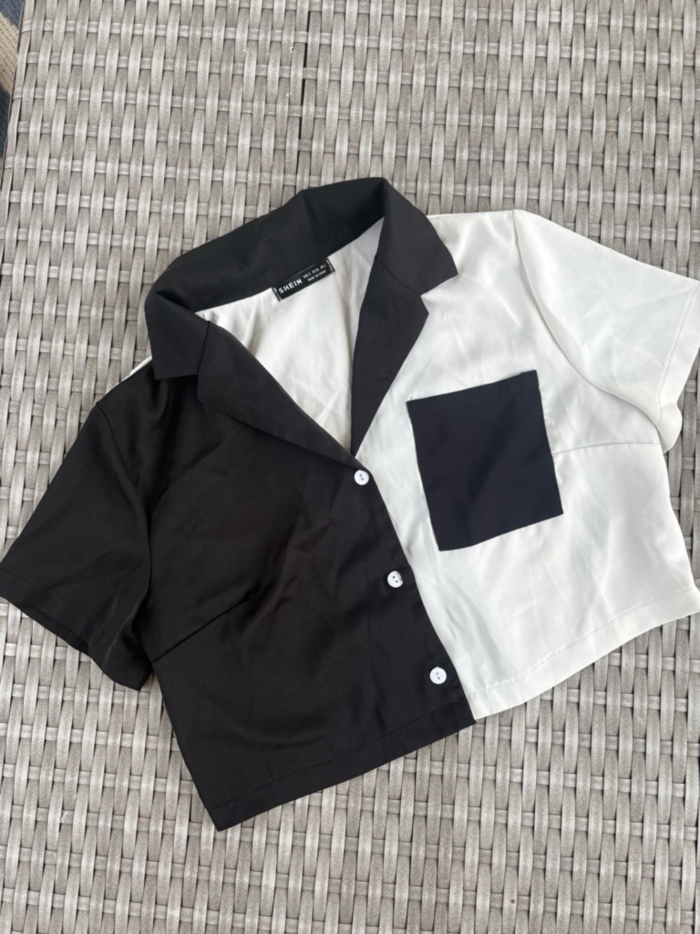 SHEIN Black & White Cropped Button-Front Kids Shirt